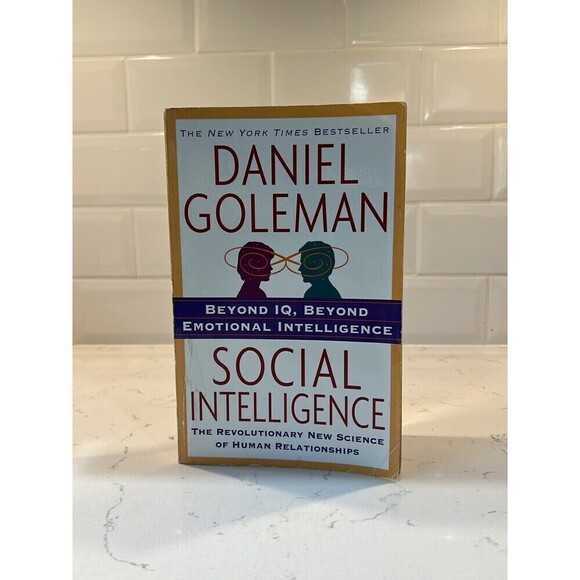 Social Intelligence Psychology Book by Daniel Goldman - Picture 1 of 4